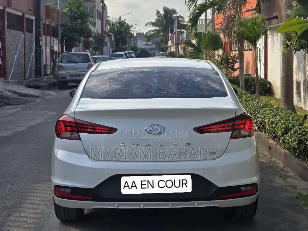 Hyundai Avante 2019 Blanc