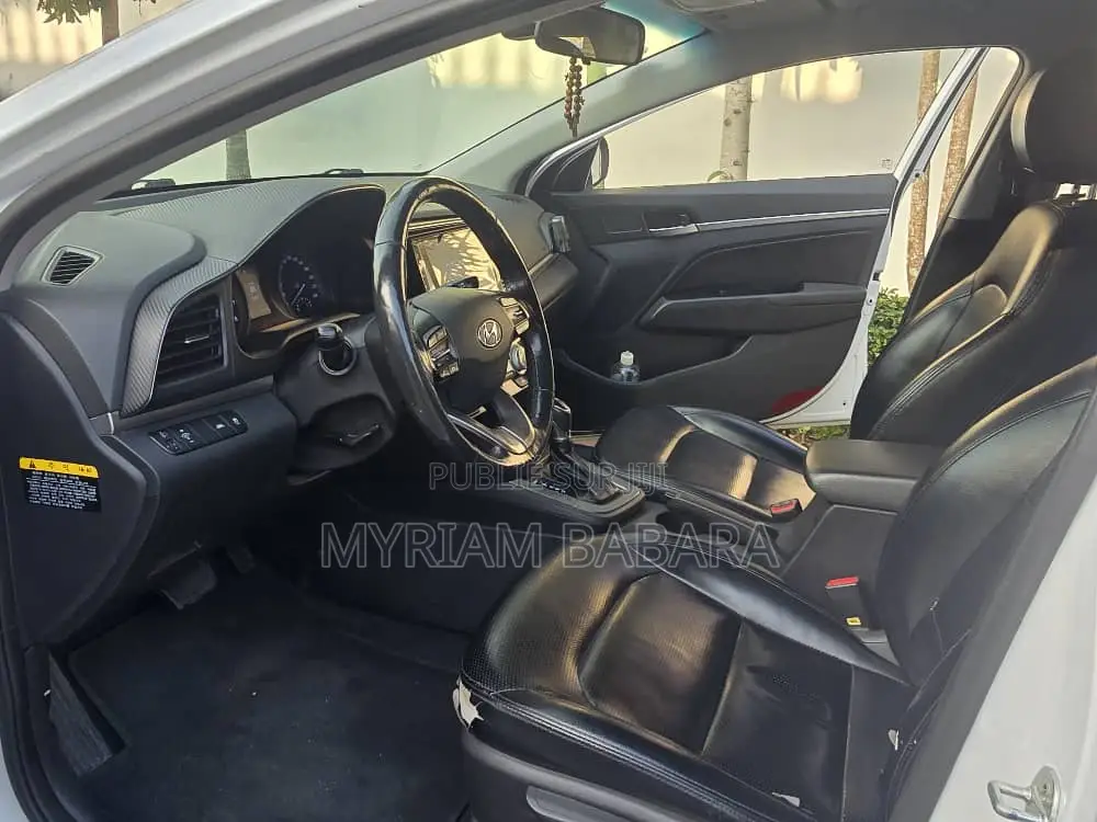 Hyundai Avante 2019 Blanc