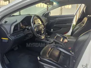 Hyundai Avante 2019 Blanc