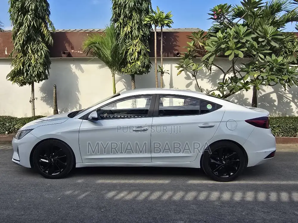 Hyundai Avante 2019 Blanc