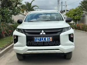 Photo - Mitsubishi L200 2022 Blanc