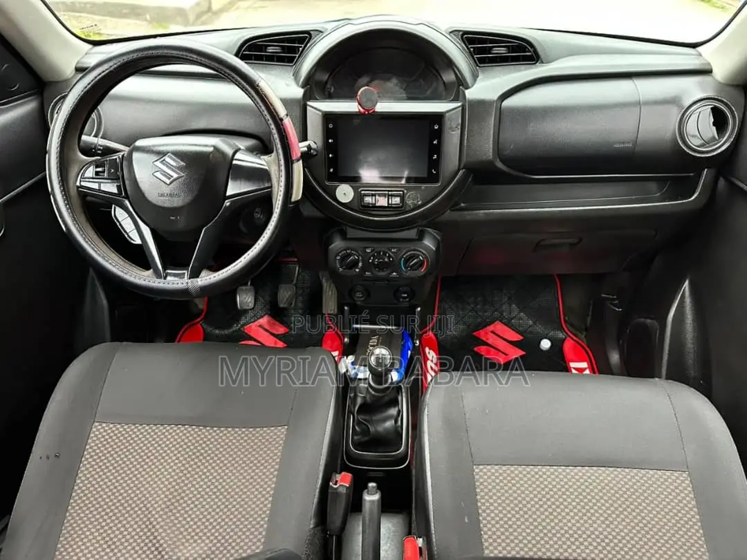 Suzuki S-Presso 2024 Gris