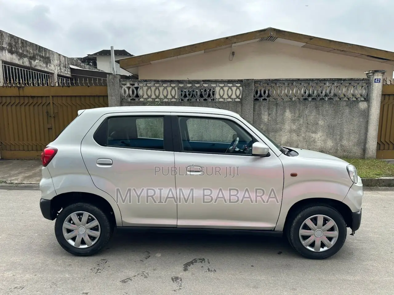 Suzuki S-Presso 2024 Gris