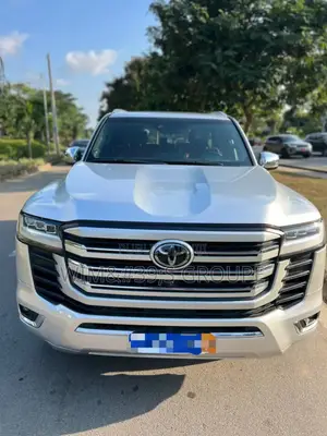 Photo - New Toyota Land Cruiser Prado 2022 Gris