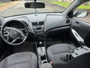 Hyundai Accent 2018 Blanc cassé