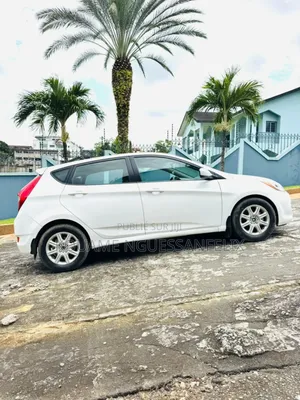 Hyundai Accent 2018 Blanc cassé