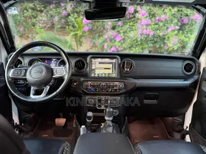 New Jeep Wrangler 4xe 2023 Blanc cassé