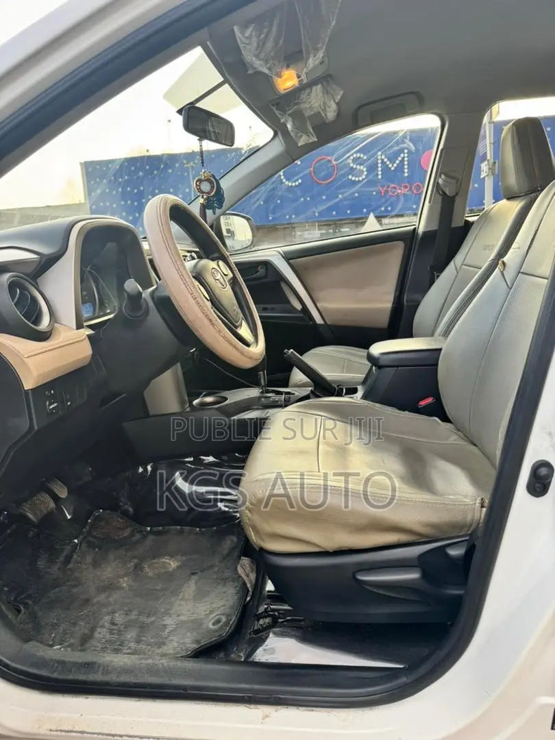 Toyota RAV4 LE 4dr SUV AWD (2.5L 4cyl 6A) 2015 Blanc