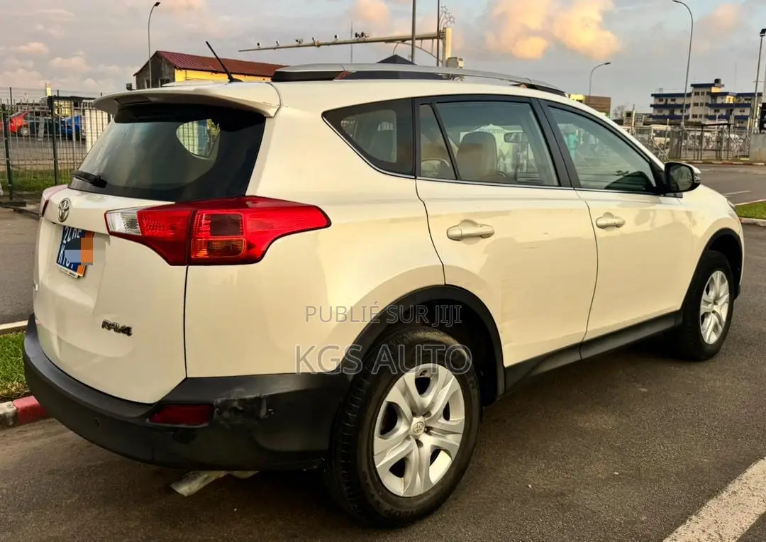 Toyota RAV4 LE 4dr SUV AWD (2.5L 4cyl 6A) 2015 Blanc