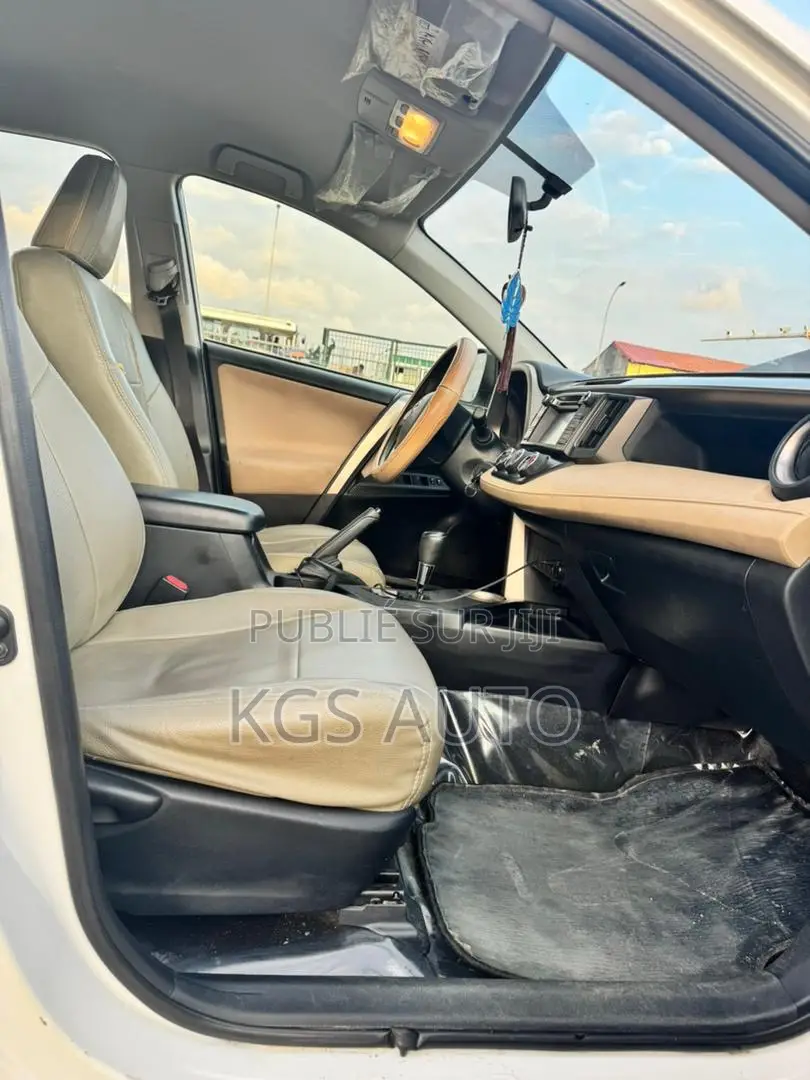 Toyota RAV4 LE 4dr SUV AWD (2.5L 4cyl 6A) 2015 Blanc