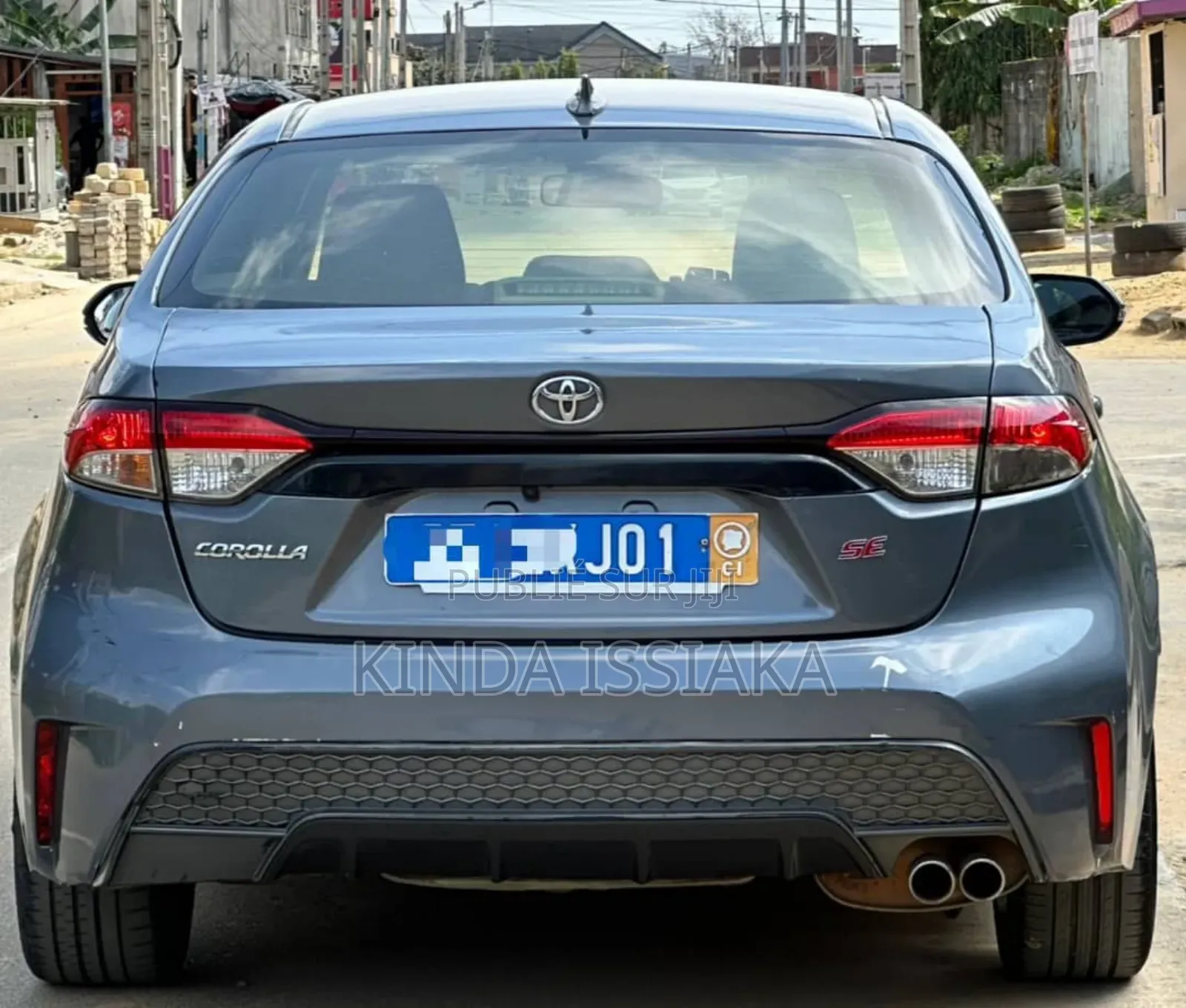 Toyota Corolla SE (1.8L 4cyl 2A) 2019 Gris