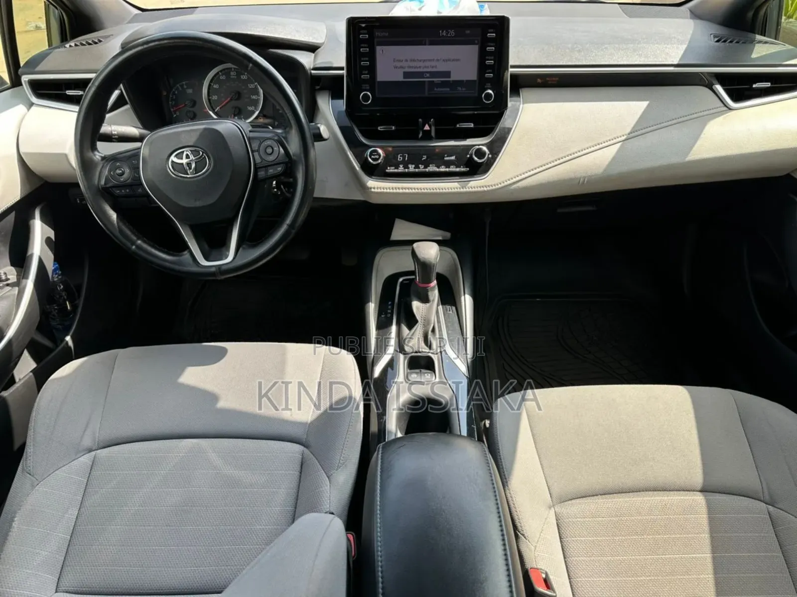 Toyota Corolla SE (1.8L 4cyl 2A) 2019 Gris