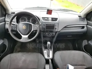 Photo - Suzuki Swift 2015 Rouge