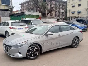 Photo - Hyundai Elantra Limited 2022 Black