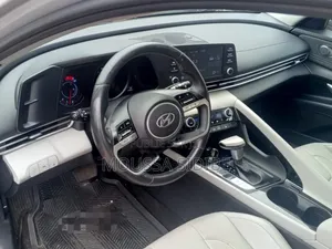 Hyundai Elantra Limited 2022 Black