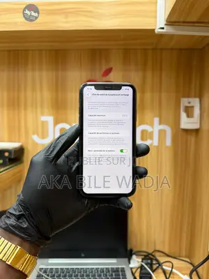 Photo - Apple iPhone 11 64 GB Black