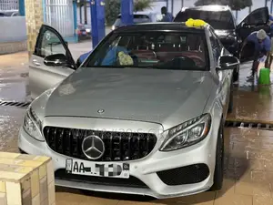 Mercedes-Benz C400 2018 Gris
