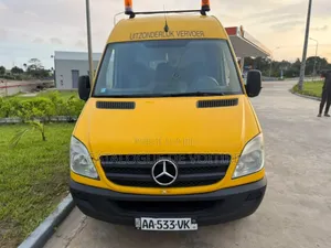 Photo - Mercedes-Benz B-Class 2018 Black