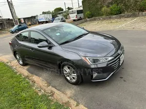 Hyundai Elantra 2020