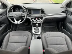 Hyundai Elantra 2020