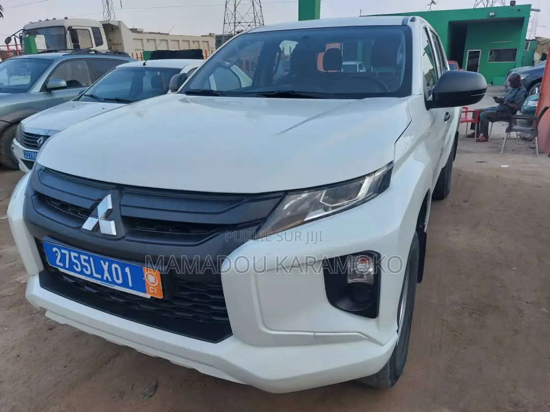 New Mitsubishi L200 2023 Blanc