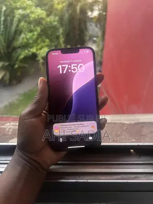 Photo - New Apple iPhone 13 128 GB Blue