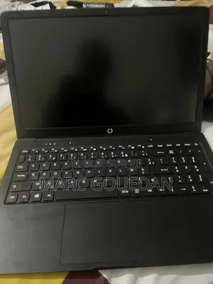 Photo - Ordinateur Portable 4GB Intel Celeron SSD 1T