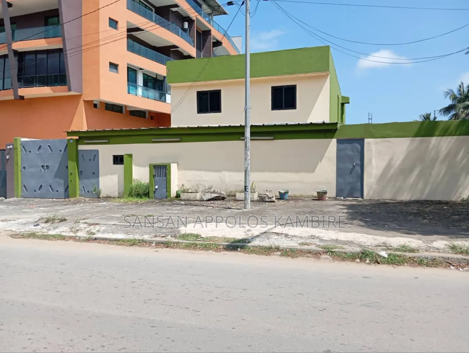 5chbre Duplex dans En Vente Aux, Cocody à Vendre