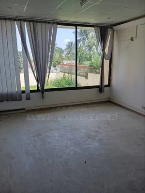 5chbre Duplex dans En Vente Aux, Cocody à Vendre