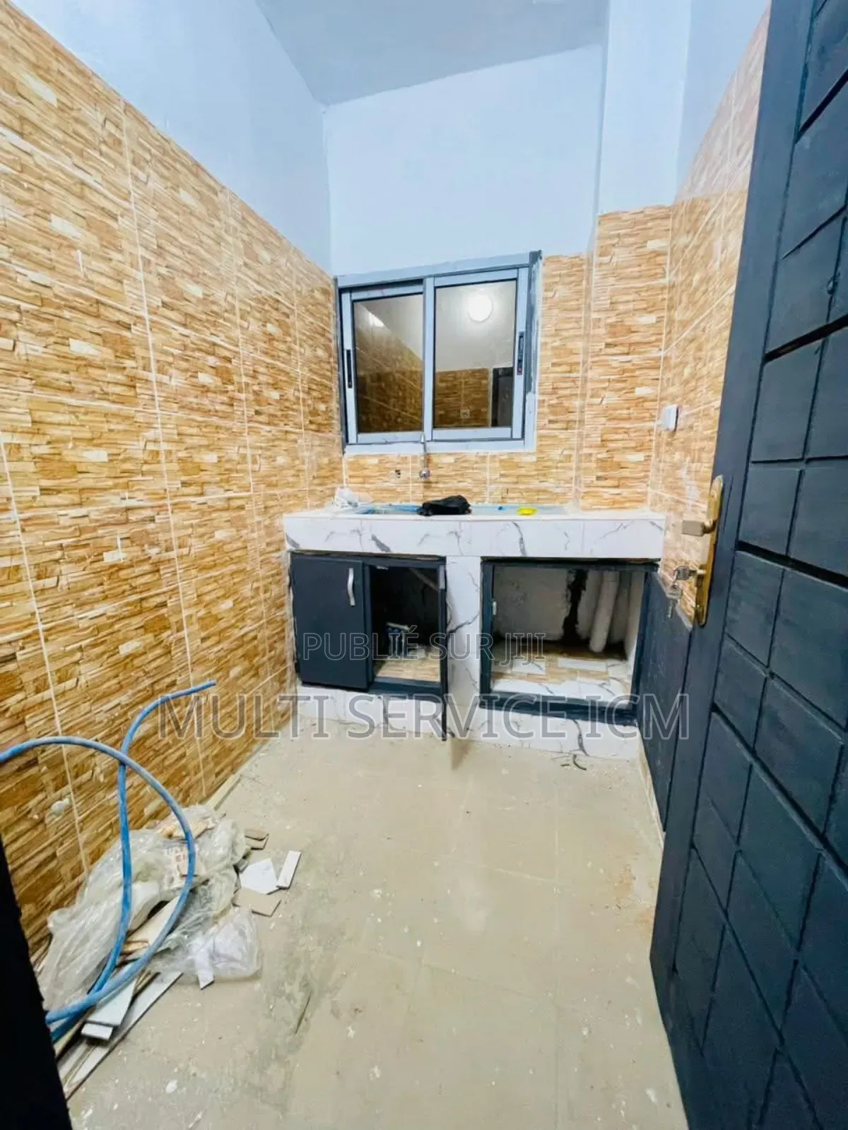 3chbre Appartement-terrasse dans Ismaël Coulibaly, Cocody à Vendre