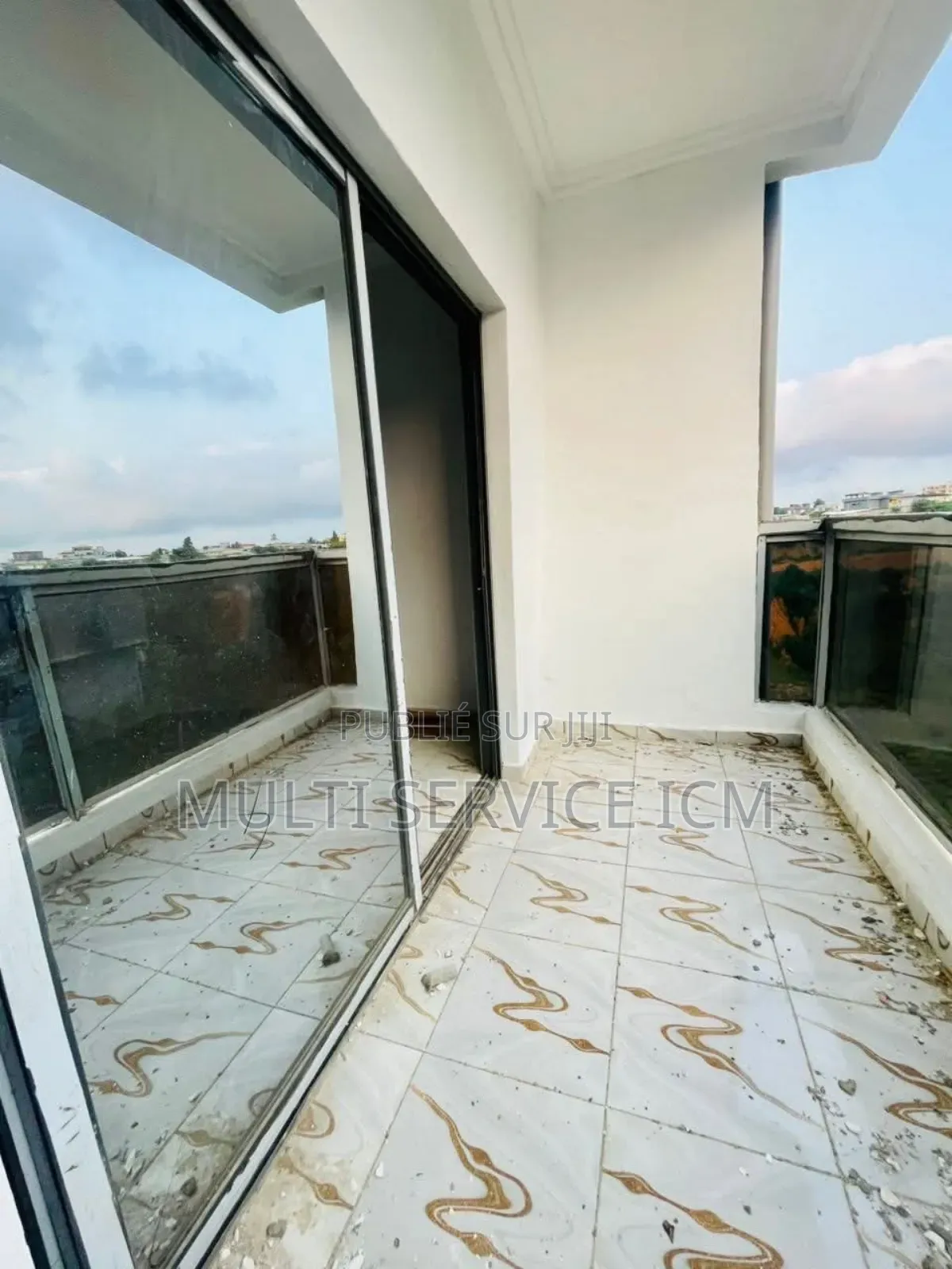 3chbre Appartement-terrasse dans Ismaël Coulibaly, Cocody à Vendre