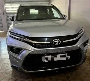 Photo - New Toyota Urban Cruiser 2024 Gris