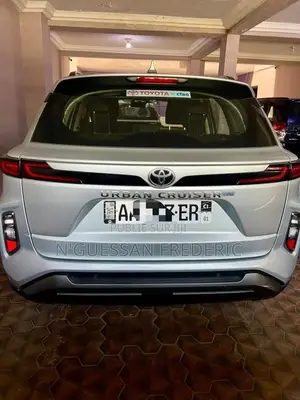 New Toyota Urban Cruiser 2024 Gris