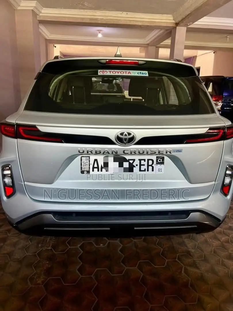 New Toyota Urban Cruiser 2024 Gris