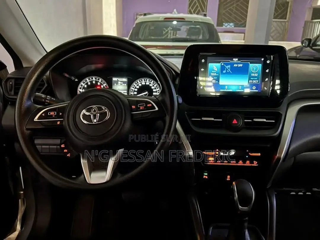 New Toyota Urban Cruiser 2024 Gris