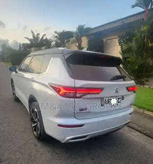 New Mitsubishi Outlander 2023 Blanc