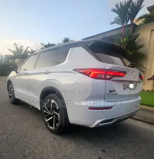 New Mitsubishi Outlander 2023 Blanc