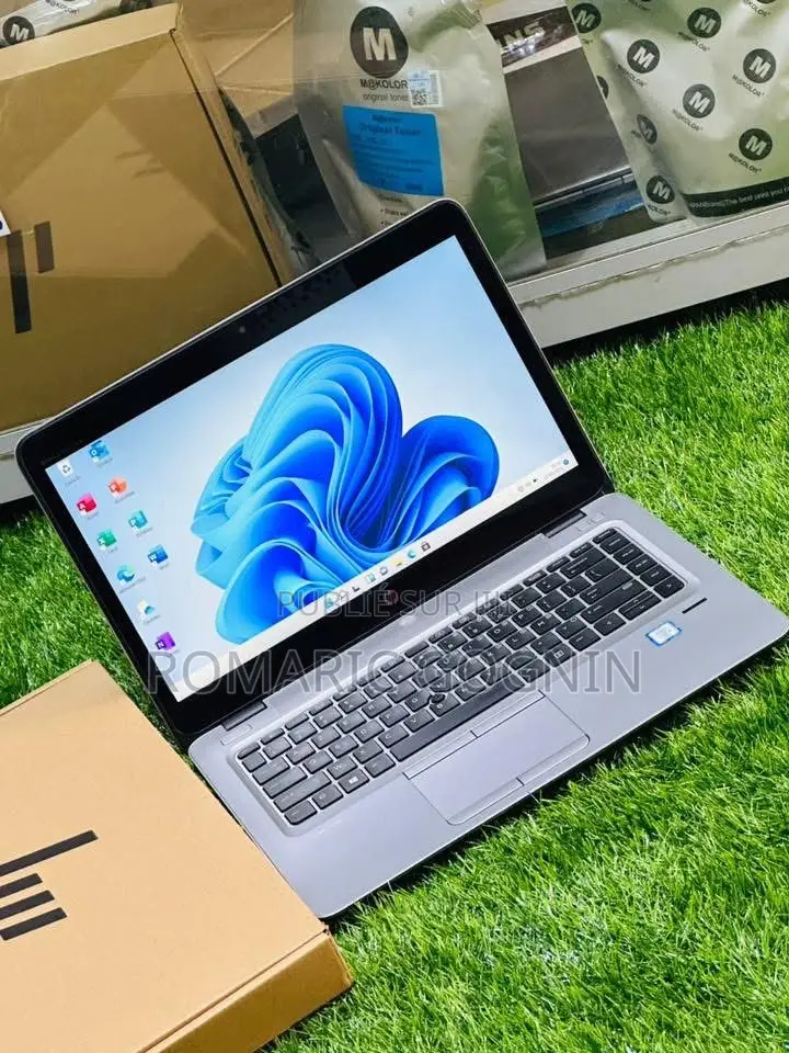 New Ordinateur Portable HP EliteBook 840 G3 8GB Intel Core I5 SSD 256GB