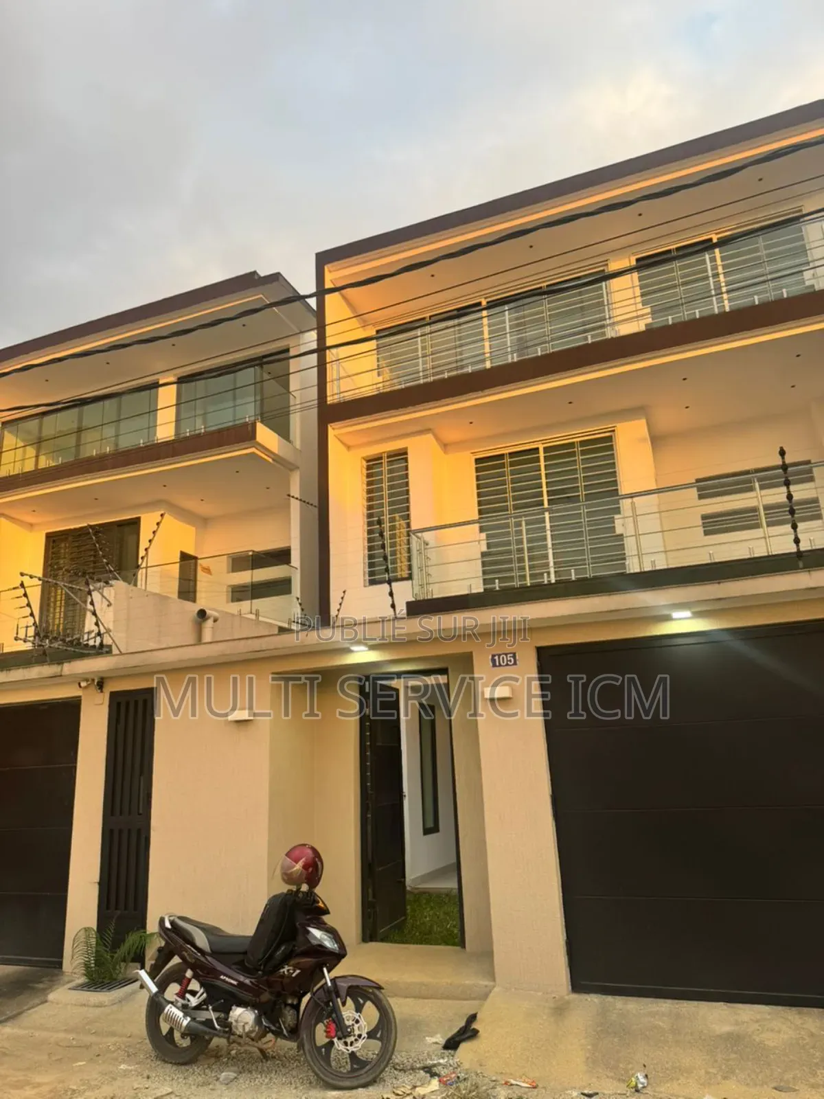 5chbre Duplex dans Ismaël Coulibaly, Cocody à Vendre