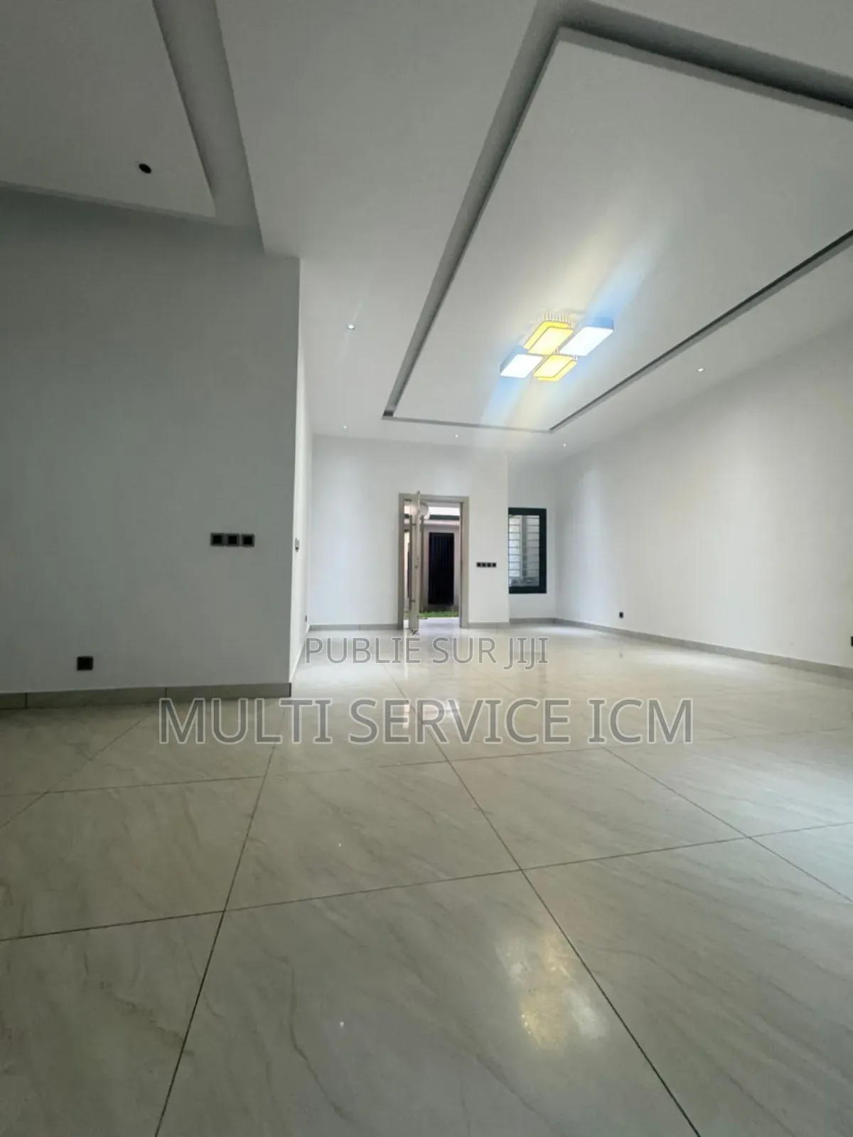 5chbre Duplex dans Ismaël Coulibaly, Cocody à Vendre