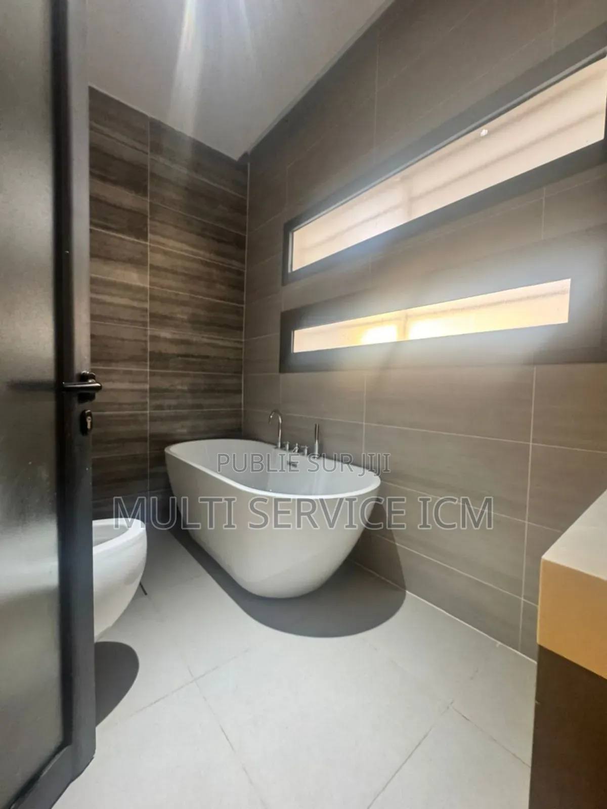 5chbre Duplex dans Ismaël Coulibaly, Cocody à Vendre