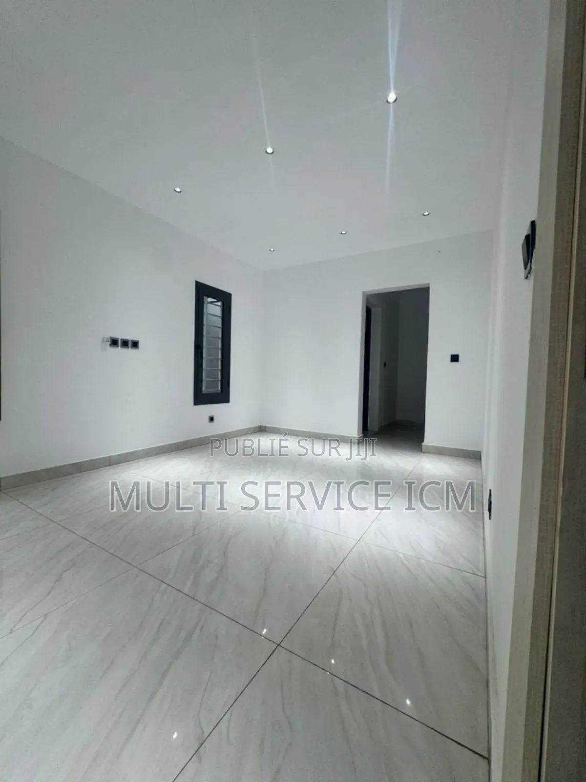 5chbre Duplex dans Ismaël Coulibaly, Cocody à Vendre