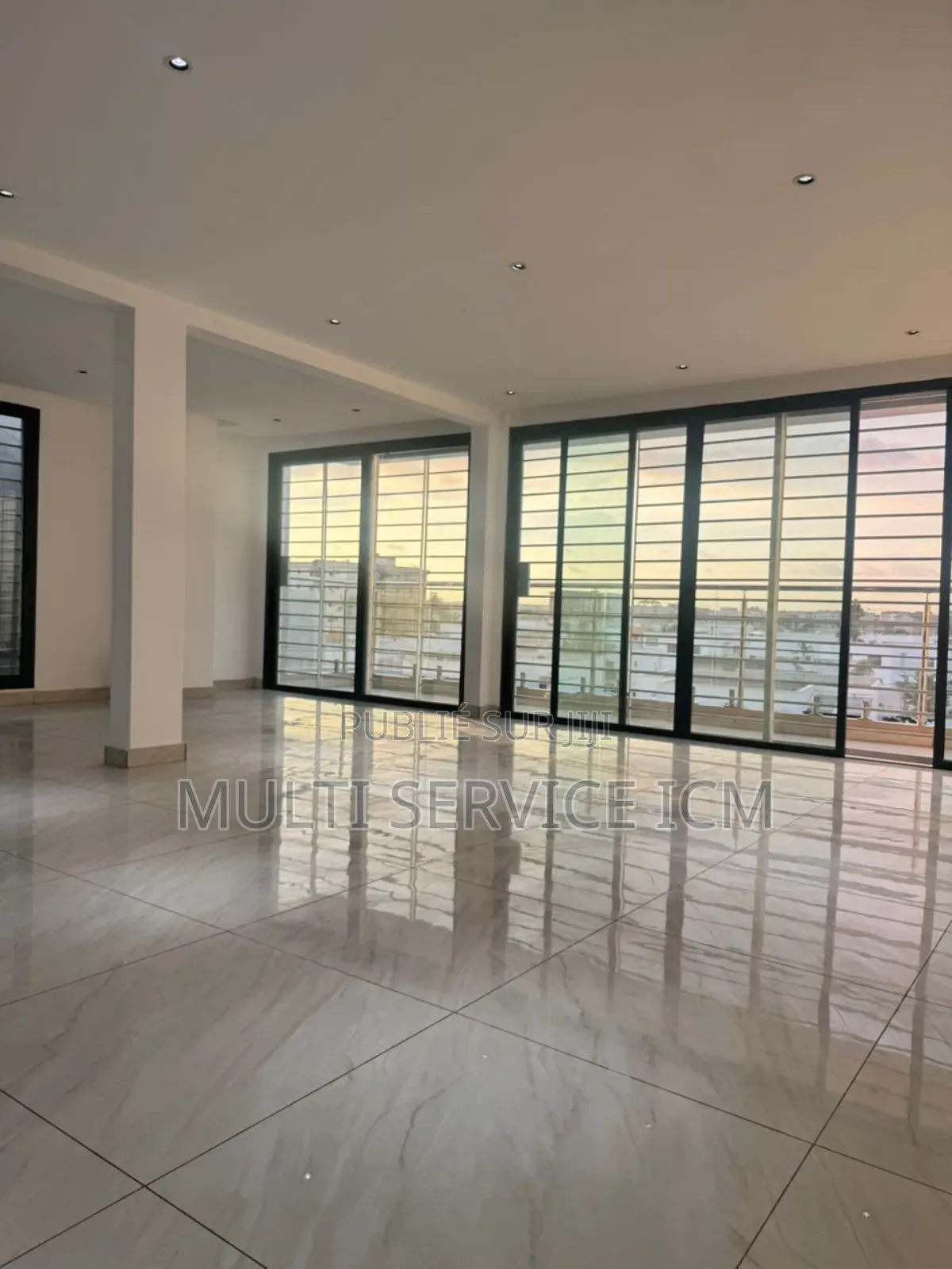 5chbre Duplex dans Ismaël Coulibaly, Cocody à Vendre