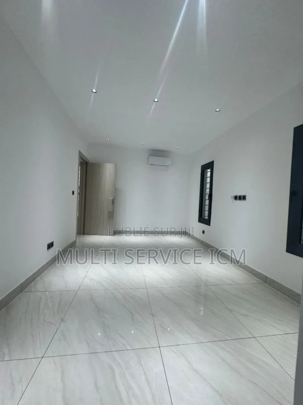 5chbre Duplex dans Ismaël Coulibaly, Cocody à Vendre