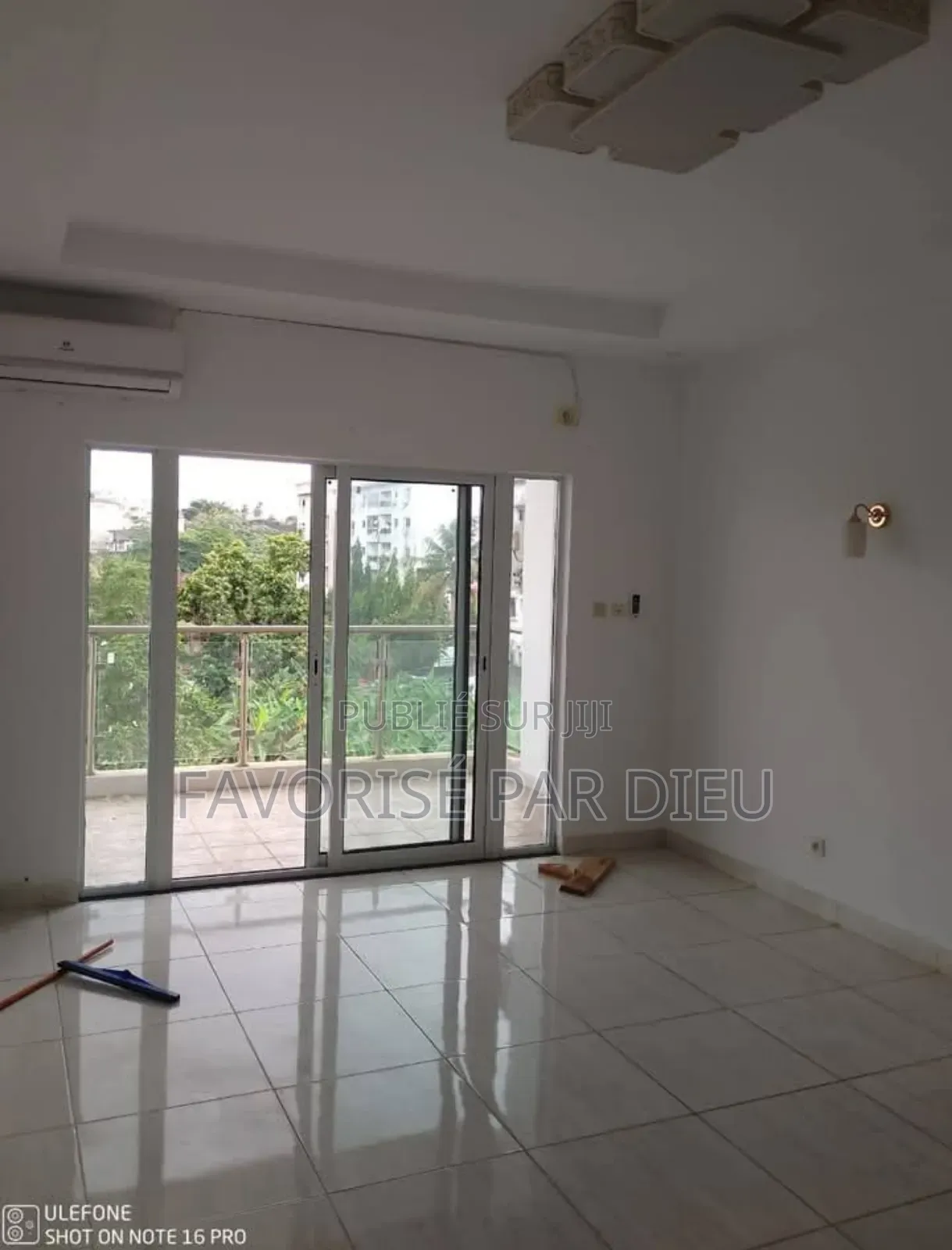 3chbre Appartement dans Cocody à Louer