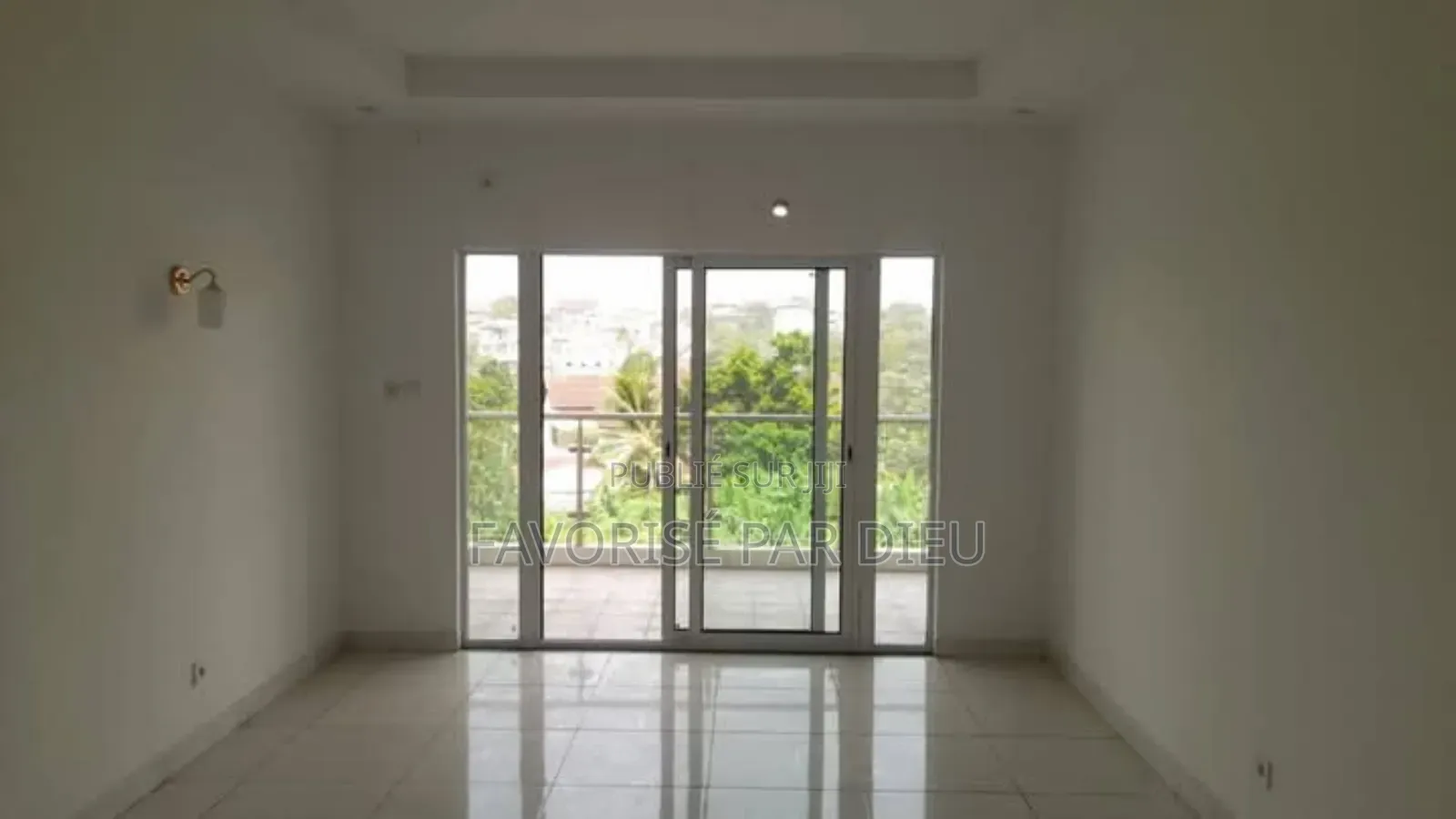 3chbre Appartement dans Cocody à Louer