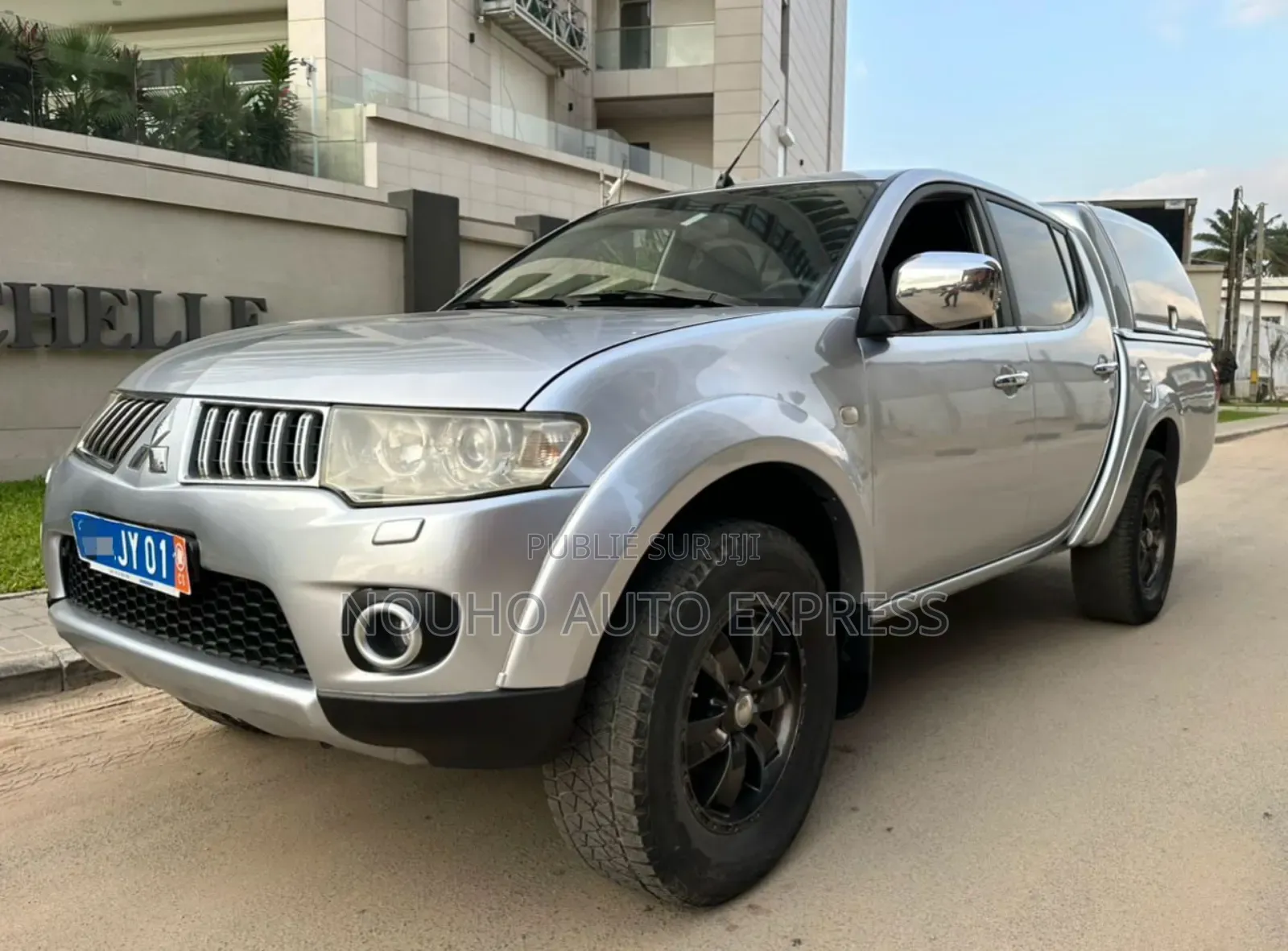 Mitsubishi L200 2013 Gris