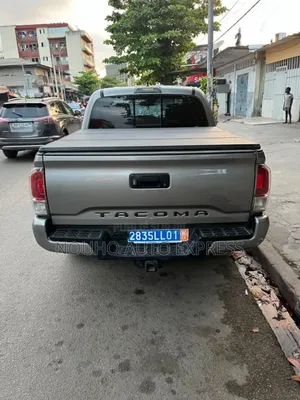 Toyota Tacoma 2020 Gris