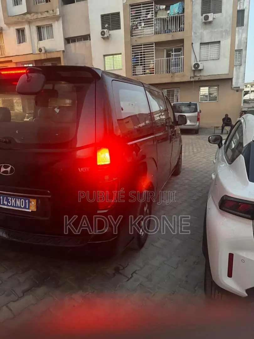 Hyundai H1 2018 Black