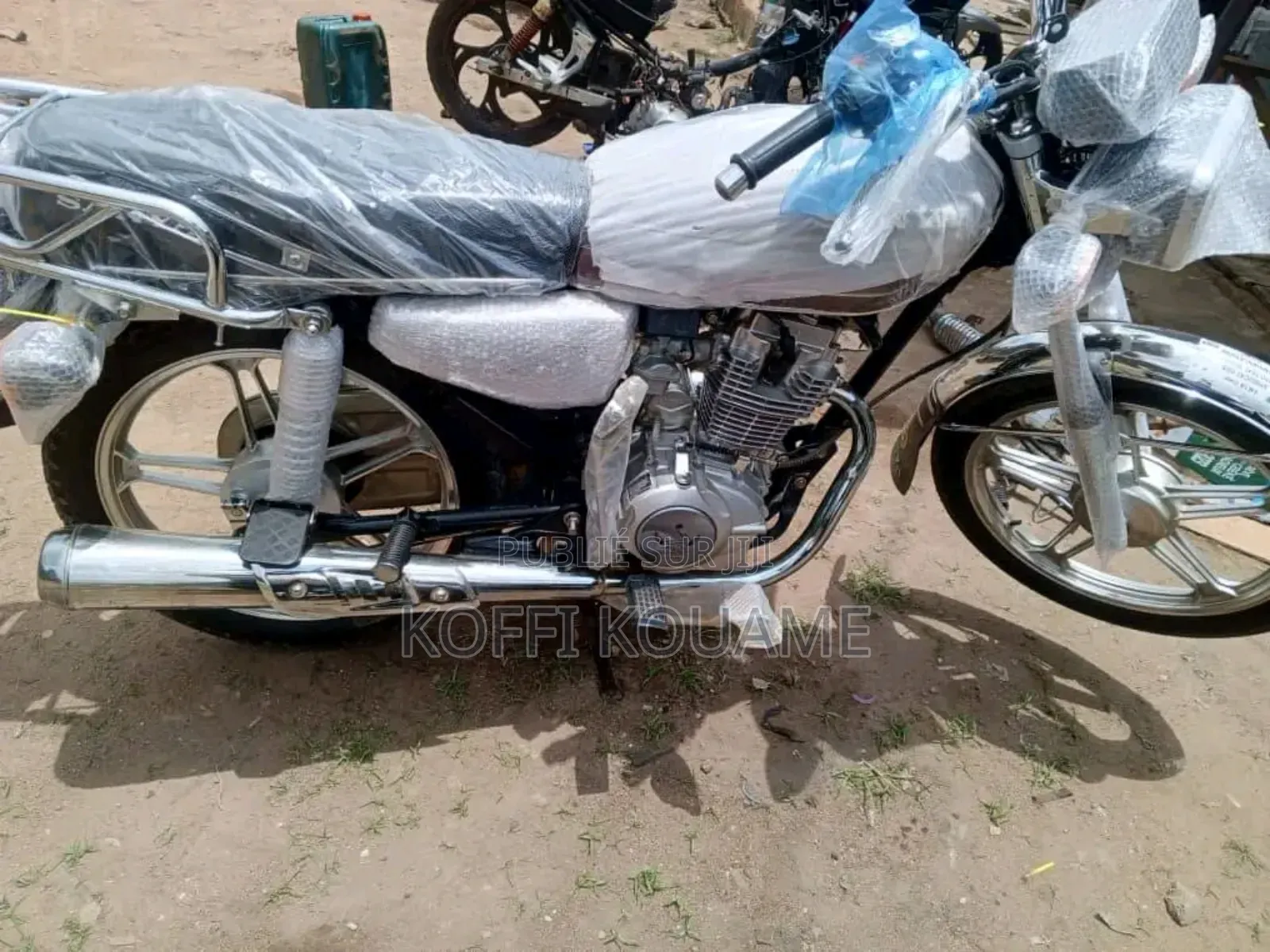 Neuf Motorcycle 2022